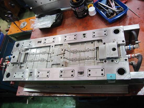 Automotive Storage Box Pull Rod mould